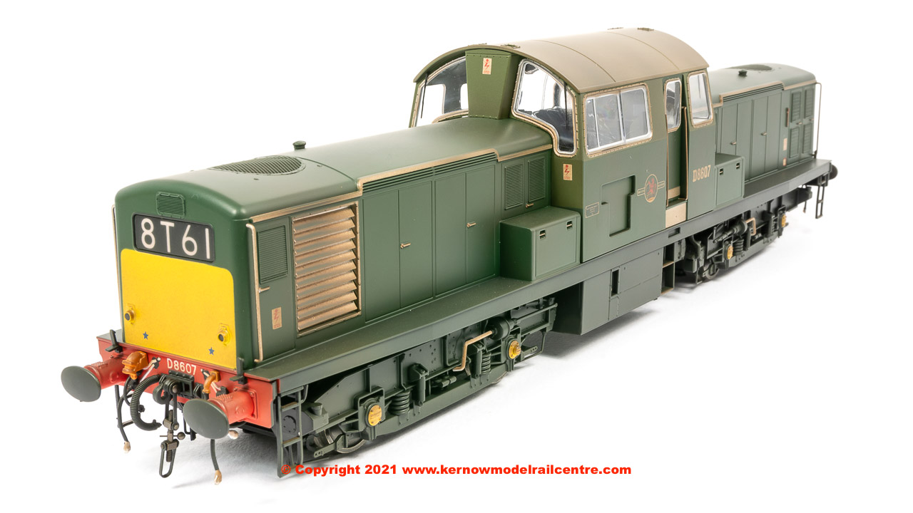 1753 Heljan Class 17 Diesel Loco number D8607 in BR Green livery with small yellow panel and weathered finish